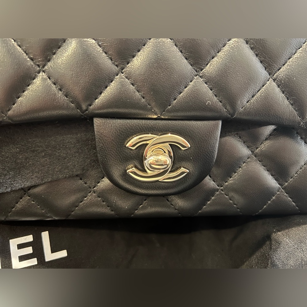 Chanel mini classic Still new very good conditions